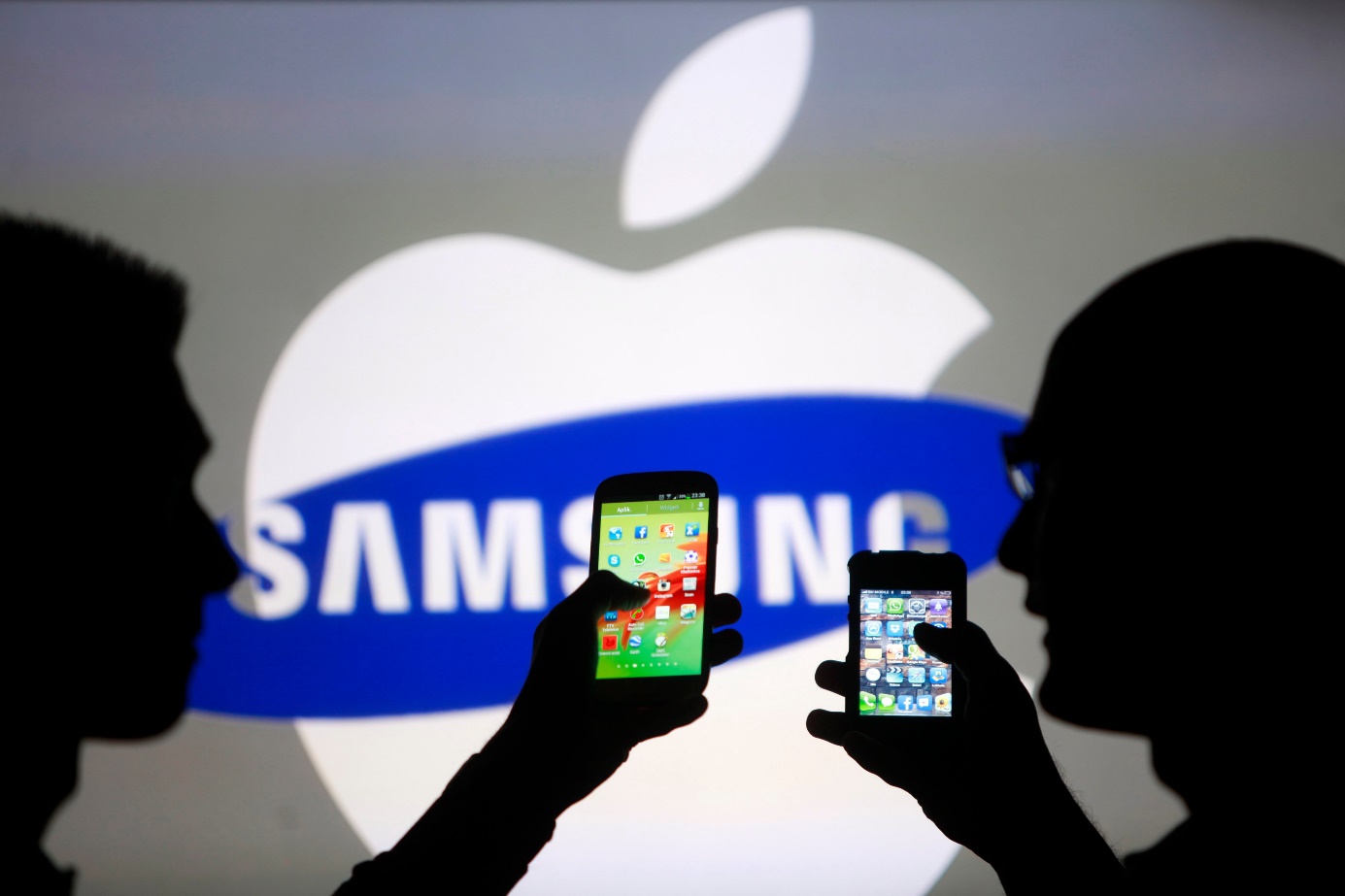 Comme Apple, Samsung fait l'objet d'une enquête pour « obsolescence  programmée »